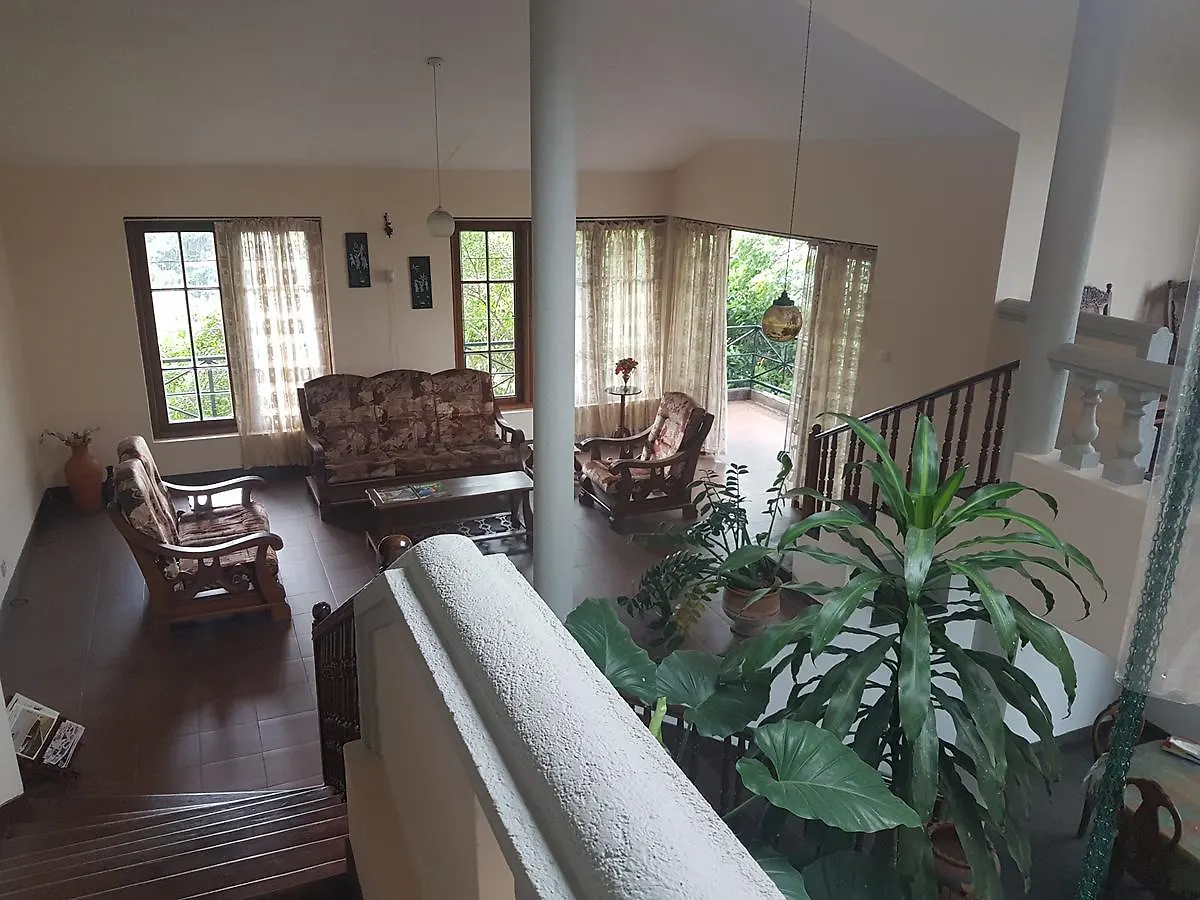 Bed & Breakfast No 51, Menik Home Rest Kandy
