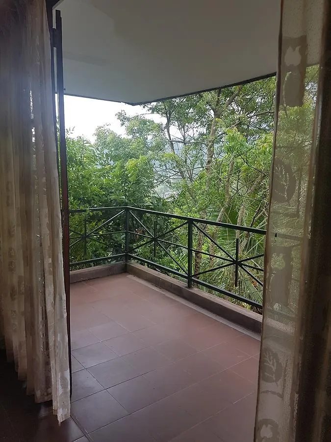 No 51, Menik Home Rest Kandy 5*,