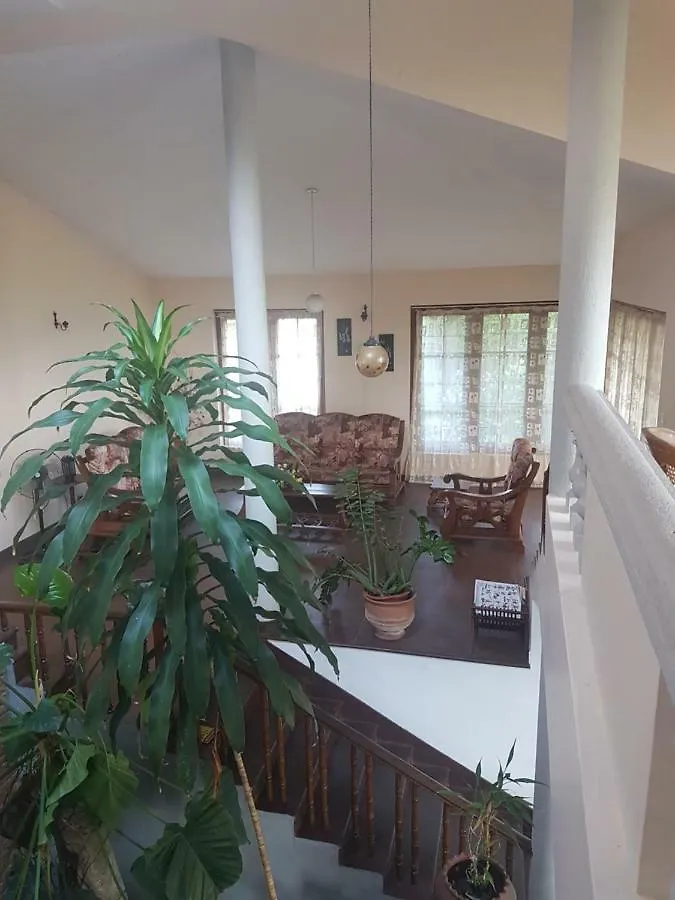 Bed & Breakfast No 51, Menik Home Rest Kandy